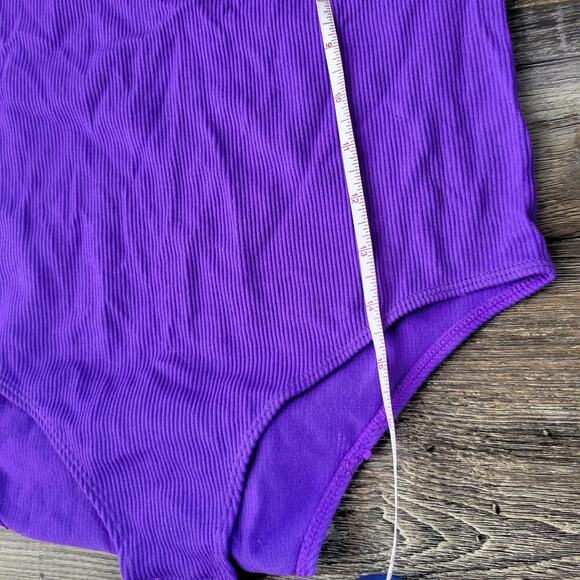 Full Circle Trends Purple Bodysuit Size L with Gold Chain Straps NWT - Picture 11 of 12